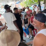 Luis Gerardo Méndez Instagram - Gracias Medellín por toda la rumba y todo el amor a #NuestroMezcal! @mezcalojodetigre llegó a Colombia. Salud!