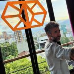 Luis Gerardo Méndez Instagram - Gracias Medellín por toda la rumba y todo el amor a #NuestroMezcal! @mezcalojodetigre llegó a Colombia. Salud!