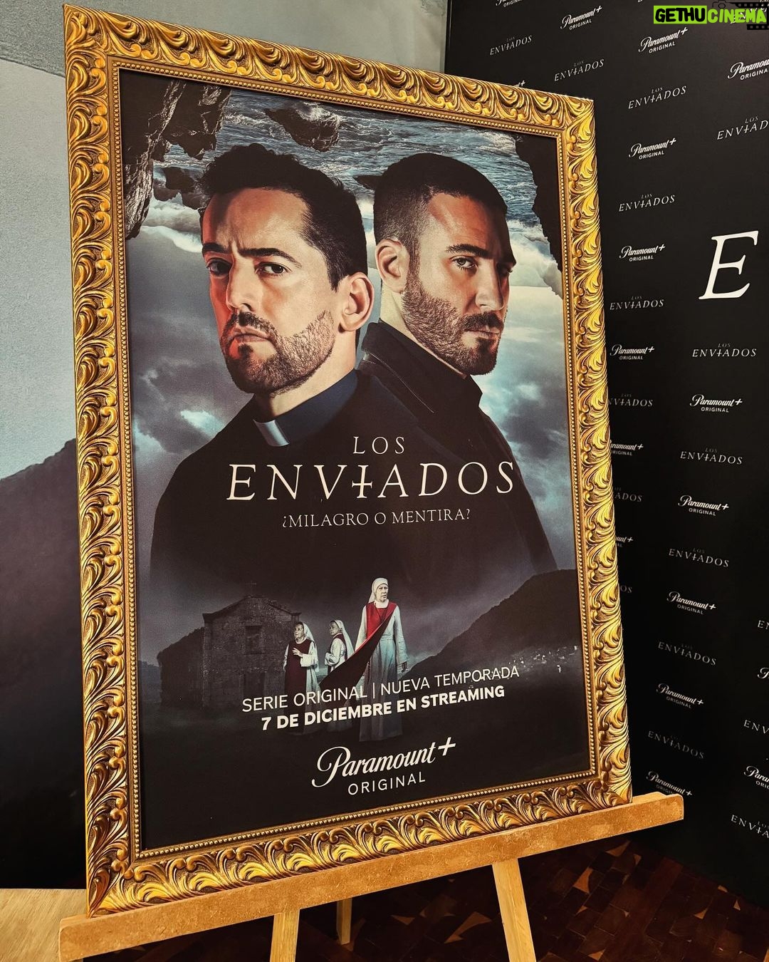 Luis Gerardo Méndez Instagram - Gracias a toda la prensa que nos acompañó hoy para hablar de la segunda temporada de #LosEnviados. Este jueves en @paramountplusmx!