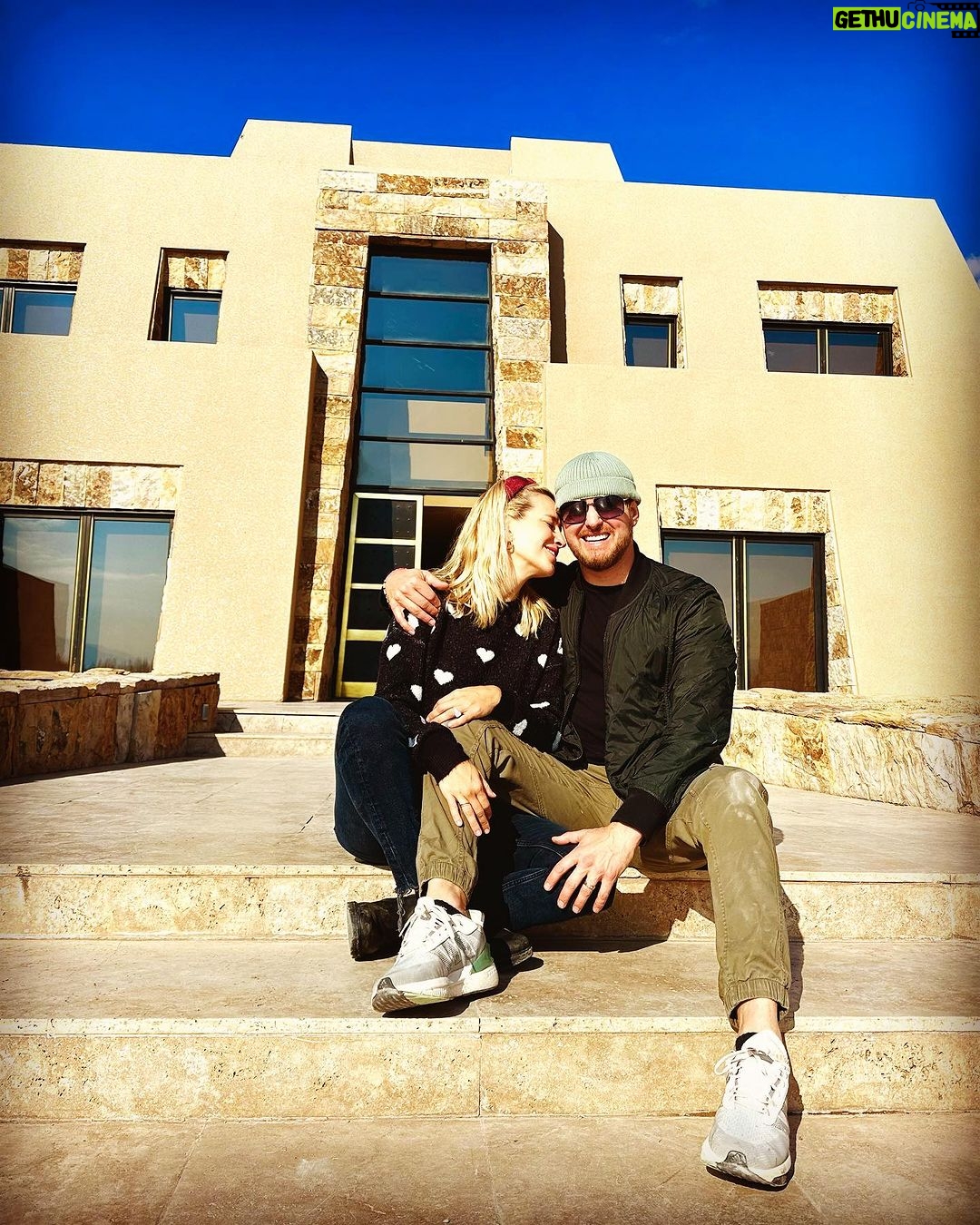 Luisana Lopilato Instagram - Trabajando y turisteando en Mendoza ⛰️🍷 , siempre con el ❤️ - Working and touring in Mendoza ⛰️🍷, always with him ❤️ Mendoza, Argentina