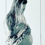 Luisana Lopilato Instagram - Hoy celebro un año desde que llegaste a este mundo y me cambiaste la vida 💙 No puedo no emocionarme acordándome de cada uno de tus primeros logros, tus primeras sonrisas, tus primeros pasos, tus risas contagiosas. En este día tan especial, quiero que sepas cuánto te amo y contarte lo agradecida estoy por tenerte. Feliz primer cumpleaños, Cielo 🦋. Te amamos muchisimo. 🎂🎈👶❤️ @michaelbuble - Today marks a year since you came into this world and changed my life forever 💙 I can't help but get emotional remembering each of your first milestones, your first smiles, your first steps, your infectious laughter. On this special day, I want you to know just how much I love you and how grateful I am to have you. Happy first birthday, Cielo 🦋. I love you so much. 🎂🎈👶❤️
