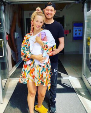 Luisana Lopilato Instagram - Hoy celebro un año desde que llegaste a este mundo y me cambiaste la vida 💙 No puedo no emocionarme acordándome de cada uno de tus primeros logros, tus primeras sonrisas, tus primeros pasos, tus risas contagiosas. En este día tan especial, quiero que sepas cuánto te amo y contarte lo agradecida estoy por tenerte. Feliz primer cumpleaños, Cielo 🦋. Te amamos muchisimo. 🎂🎈👶❤️ @michaelbuble
-
Today marks a year since you came into this world and changed my life forever 💙 I can't help but get emotional remembering each of your first milestones, your first smiles, your first steps, your infectious laughter. On this special day, I want you to know just how much I love you and how grateful I am to have you. Happy first birthday, Cielo 🦋. I love you so much. 🎂🎈👶❤️