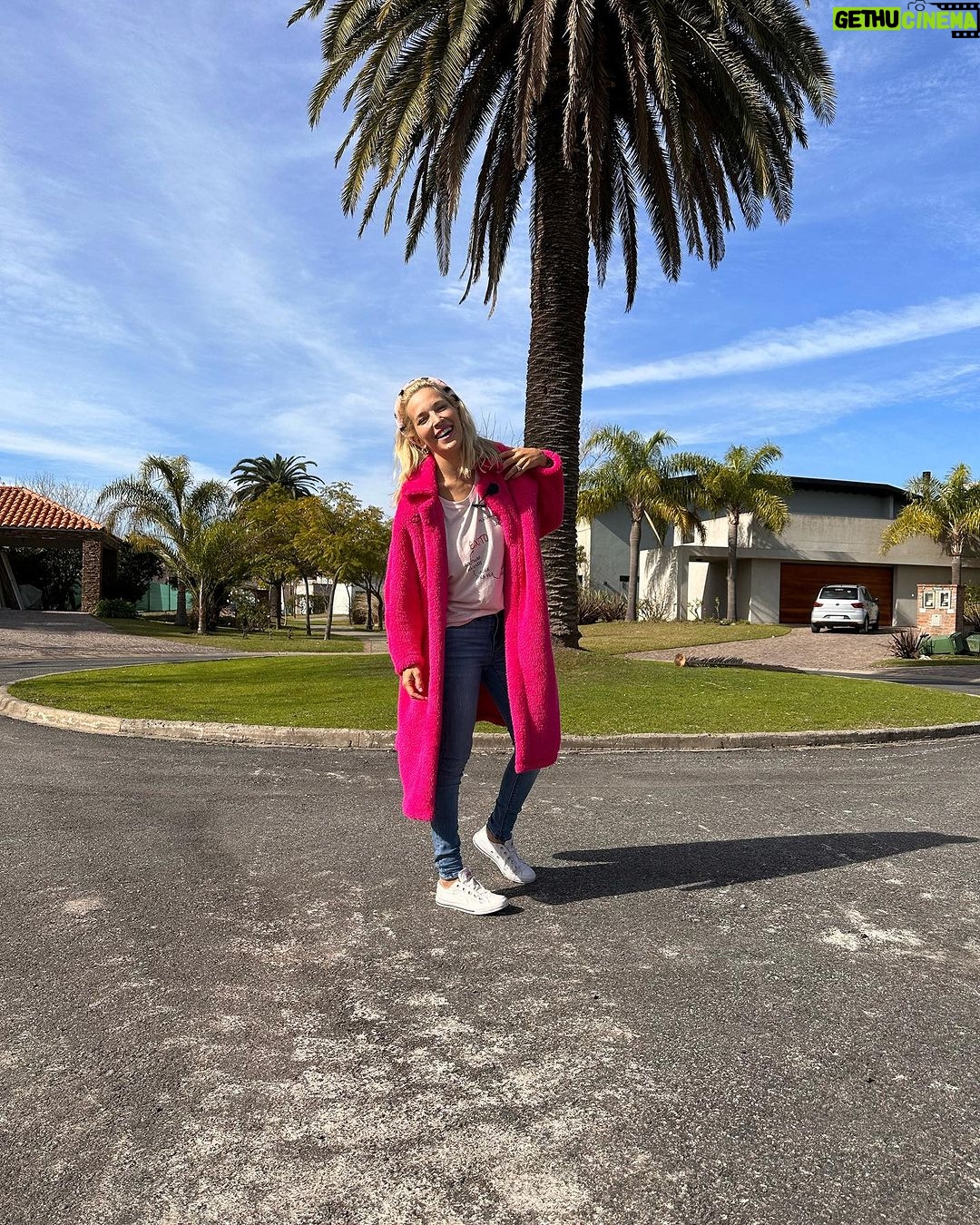 Luisana Lopilato Instagram - Cómo viene su semana? Yo al aire libre, como SIEMPRE!!! 💖 - How's your week going? I´m outdoors, as ALWAYS 💖 Buenos Aires, Argentina