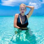 Luisana Lopilato Instagram - Lluvia en Bs.As 🇦🇷 y yo automáticamente pensando en ⛱️👙… #Team☀️ o #Team❄️ ? Las leo 💪🏻👇🏼 . Rain in Bs. As. 🇦🇷 and I'm instantly daydreaming about ⛱️👙… #Team☀️ or #Team❄️ ? Let me know your thoughts! #siempreteamverano #vacacionesya
