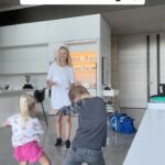 Luisana Lopilato Instagram - Es viernes y tu cuerpo lo sabeeeeeeee 💃 Los días son más lindos cuando se los baila 🫶🏻 . When your body knows it’s Friday... 💃🏼 Days are much better when you dance 🫀🥰