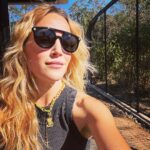 Luisana Lopilato Instagram - Arrancando la semana con buenas energías 💛 ¿Qué tienen planeado ustedes? Los leo! . Starting the week with good vibes 💛✨ What are your plans for today?