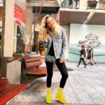 Luisana Lopilato Instagram - Cuando tú quieras me llamas 🎵🫶🏻😅 . A lot of memories ☎️🔙