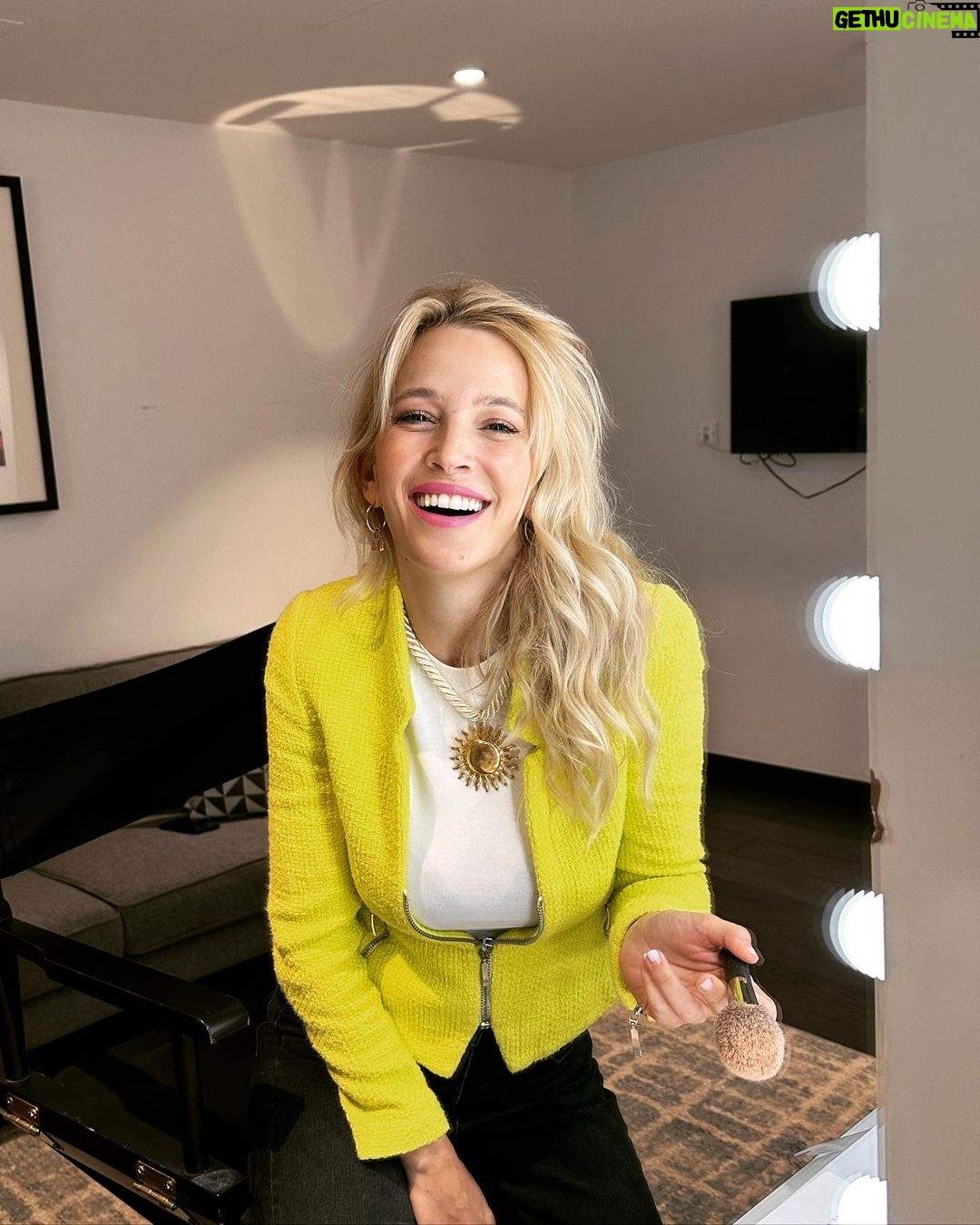 Luisana Lopilato Instagram - Del 1 al 10... ¿qué tan diosa arrancaste la semana? Yo 10 💁🏼♀️😂 #luspirit . From 1 to 10... How gorgeous did you start the week? Me..? 10 haha 💁🏼♀️😂