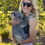 Luisana Lopilato Instagram - Así fue nuestra visita a una reserva de vida silvestre 🐨 Los chicos aprendieron mucho sobre el cuidado y protección de los animales ❤️‍🩹✨ Gracias a todo el staff por enseñarnos y por el increíble trabajo que hacen. @chandlerpowell @bindisueirwin y @robertirwinphotography . We were invited to visit one of the largest wildlife conservatories in the world 🐨 The kids learned a lot about the care and protection of animals ❤️‍ ✨ Thanks to all the staff for teaching us and for the incredible work you do day by day.