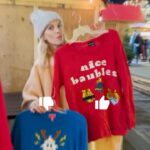 Luisana Lopilato Instagram - Les quiero compartir una tradición que inició acá y que me divierte mucho. Ugly christmas sweater 👕usá uno feo, divertido o ridículo y el peor de todos, gana!🎅🏻 ¿Cual creen que me llevé, el rojo o el azul? 😂 I want to share with you a tradition that started here and I really enjoy. Ugly Christmas sweater 👕 wear an ugly, funny or ridiculous one and the worst one wins!🎅🏻 Which do you think I took, the red or the blue? 😂 #christmassweater #uglysweaterseason #christmasspirit