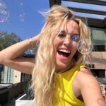 Luisana Lopilato Instagram - Palpitando mi cumple 🎉💛 . Birthday vibes 🎉💛 Vancouver, British Columbia