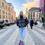 Luisana Lopilato Instagram - Ahora sí… después de muchos meses toca volver a nuestra casita en Vancouver y cerrar este viaje inolvidable en familia 🫶🏻✨ #blessed . After many months it's time to return to our house in Vancouver and close this unforgettable family trip 🤍✨#mbhighertour #luspirit #family #travelphotography