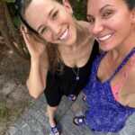 Luisana Lopilato Instagram - Me re copié de vos amiga 🙂🫶 10 🇦🇷⚽️ . I copied from you, my friend ❤️ @marielrebak @bagunza.shoes Buenos Aires, Argentina