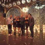 Luisana Lopilato Instagram - LA COPA QUE NOS DEBÍAMOS 🏆🥲 Estrenamos #CasadosConHijos y tuvimos un festejo a lo grande 🙌🏻🥳 ¡Gracias @janoseventos! @luisanalopilato @lopymanok @marcelo.debellis @aruzzireal @soyflorpe @casadosconhijosok @rgbredes @telefe @gustavoyankelevichok @darioturo @guillermo.pendino