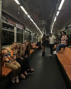 Luisana Lopilato Instagram - Salida con el #lopiteam ❤️💪
Muy sexys no 😎? @daniela_lopilato @lopymanok @brandeebuble @crystalboobs 
.
Dinner with my sexy brothers 🤩