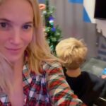 Luisana Lopilato Instagram - Se viene una de mis fechas preferidas del año, y no podía ser menos 😂❤️. Les gusta tanto como a mi? 👇También contarles que todos los años, como tradición familiar, elegimos nuevos adornos! Me cuentan si tienen alguna tradición con su familia en 🎄 😊? . One of my favorite dates of the year is approaching 🎄 ❤️. Do you like it as much as I do? Every year, as a family tradition, we choose new ornaments! Do you have any traditions with your family 🎄😊 ? #navidad2023 #family #kids #love #happiness #godisgood