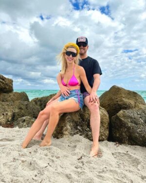 Luisana Lopilato Instagram - Clouds ✅
Rain ✅
Below average temps ✅ 
Still an awesome vacation in Miami!!
