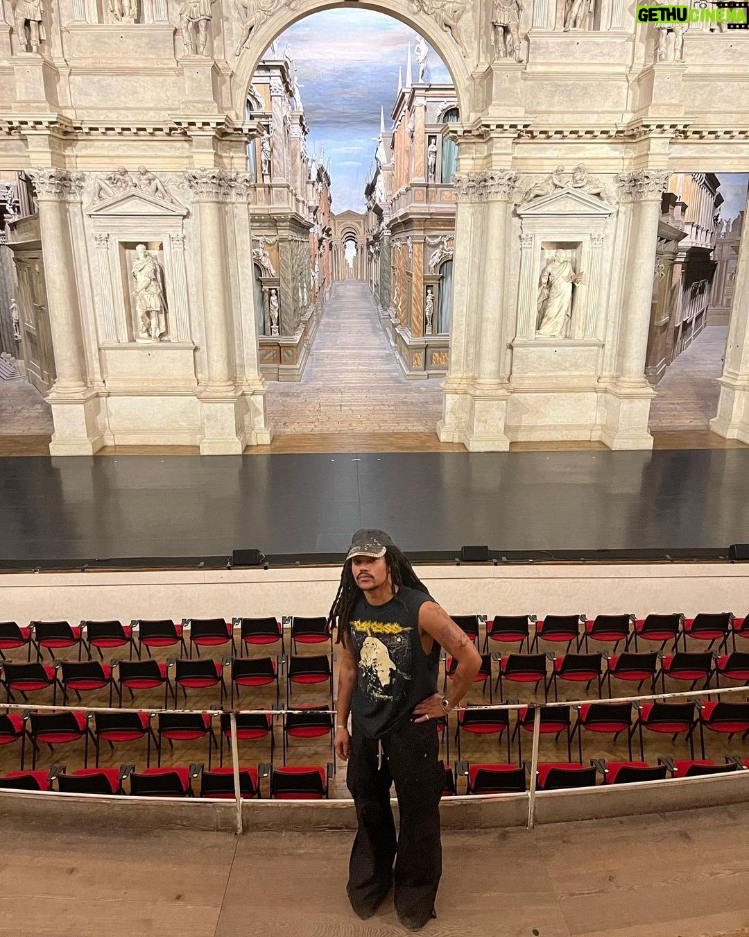 Luka Sabbat Instagram - I put myself in your shoes, and now my feet stink 🤢 Venice, Itally