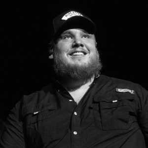 Luke Combs Instagram - Vegas

📸: @zackmassey