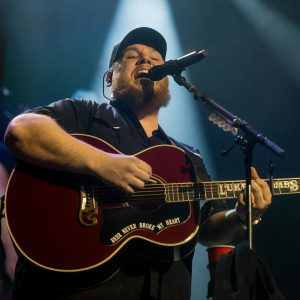 Luke Combs Instagram - Vegas

📸: @zackmassey