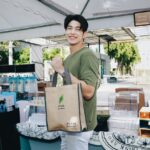 Luke Ishikawa Plowden Instagram - ประทับใจสุดๆ ได้มาฉลองส่งท้ายปี 🥳 กับ Pruksa Live well Stay well Market Fest เป็นงานที่เค้าจัดเพื่อลูกบ้านพฤกษาโดยเฉพาะเลยนะ งานนี้ยิ่งใหญ่สุดๆ มีทั้งได้ช้อปปิ้ง ของกินก็เพียบ ตรวจสุขภาพก็ฟรี ได้ทดลองเล่นเทคโนโลยี Smart Home และอันนี้ชอบมากๆ ลุคได้ไปเล่นเกมลดโลกร้อนด้วย สนุกแถมได้ความรู้ที่สำคัญได้ของรางวัลกลับบ้านด้วย ต้นไม้รางวัลที่เล่นในงาน ทางพฤกษาเค้าจะเอาไปปลูกจริงที่ จ.นครศรีธรรมราชด้วยนะ ภูมิใจสุดๆ เรียกได้ว่าครบทั้งคุณภาพชีวิตดีๆ สุขภาพดี และสังคมที่ดีเลย เป็นลูกบ้านพฤกษามันดีแบบนี้นี่เองในงานบรรยากาศสนุกมาก ฟรีตลอดทั้งงานด้วยนะ เรียกได้ว่างานนี้พฤกษาเค้าใส่ใจในรายละเอียดการใช้ชีวิตเพื่อให้ทุกชีวิต “อยู่ดีมีสุข” จริงๆครับ พิเศษสุด!! ตอนนี้ใครสนใจอยากแนะนำเพื่อนให้มาเป็นลูกบ้านพฤกษาต้องรีบแล้วนะ เพราะจะได้ค่าแนะนำสูงสุดถึง 1ล้านบาทเลย ลองไปดูได้ที่ www.pruksa.com หรือโทร 1739 #พฤกษาอยู่ดีมีสุข #พฤกษาใส่ใจเพื่อทั้งชีวิต #PruksaLivewellStaywell #PruksaLiveWellStayWellEvent Pruksa Avenue Pattanakarn Family