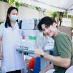 Luke Ishikawa Plowden Instagram - ประทับใจสุดๆ ได้มาฉลองส่งท้ายปี 🥳 กับ Pruksa Live well Stay well Market Fest เป็นงานที่เค้าจัดเพื่อลูกบ้านพฤกษาโดยเฉพาะเลยนะ งานนี้ยิ่งใหญ่สุดๆ มีทั้งได้ช้อปปิ้ง ของกินก็เพียบ ตรวจสุขภาพก็ฟรี ได้ทดลองเล่นเทคโนโลยี Smart Home และอันนี้ชอบมากๆ ลุคได้ไปเล่นเกมลดโลกร้อนด้วย สนุกแถมได้ความรู้ที่สำคัญได้ของรางวัลกลับบ้านด้วย ต้นไม้รางวัลที่เล่นในงาน ทางพฤกษาเค้าจะเอาไปปลูกจริงที่ จ.นครศรีธรรมราชด้วยนะ ภูมิใจสุดๆ เรียกได้ว่าครบทั้งคุณภาพชีวิตดีๆ สุขภาพดี และสังคมที่ดีเลย เป็นลูกบ้านพฤกษามันดีแบบนี้นี่เองในงานบรรยากาศสนุกมาก ฟรีตลอดทั้งงานด้วยนะ เรียกได้ว่างานนี้พฤกษาเค้าใส่ใจในรายละเอียดการใช้ชีวิตเพื่อให้ทุกชีวิต “อยู่ดีมีสุข” จริงๆครับ พิเศษสุด!! ตอนนี้ใครสนใจอยากแนะนำเพื่อนให้มาเป็นลูกบ้านพฤกษาต้องรีบแล้วนะ เพราะจะได้ค่าแนะนำสูงสุดถึง 1ล้านบาทเลย ลองไปดูได้ที่ www.pruksa.com หรือโทร 1739 #พฤกษาอยู่ดีมีสุข #พฤกษาใส่ใจเพื่อทั้งชีวิต #PruksaLivewellStaywell #PruksaLiveWellStayWellEvent Pruksa Avenue Pattanakarn Family