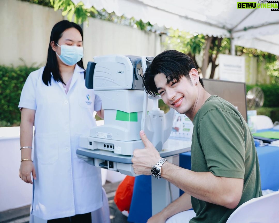 Luke Ishikawa Plowden Instagram - ประทับใจสุดๆ ได้มาฉลองส่งท้ายปี 🥳 กับ Pruksa Live well Stay well Market Fest เป็นงานที่เค้าจัดเพื่อลูกบ้านพฤกษาโดยเฉพาะเลยนะ งานนี้ยิ่งใหญ่สุดๆ มีทั้งได้ช้อปปิ้ง ของกินก็เพียบ ตรวจสุขภาพก็ฟรี ได้ทดลองเล่นเทคโนโลยี Smart Home และอันนี้ชอบมากๆ ลุคได้ไปเล่นเกมลดโลกร้อนด้วย สนุกแถมได้ความรู้ที่สำคัญได้ของรางวัลกลับบ้านด้วย ต้นไม้รางวัลที่เล่นในงาน ทางพฤกษาเค้าจะเอาไปปลูกจริงที่ จ.นครศรีธรรมราชด้วยนะ ภูมิใจสุดๆ เรียกได้ว่าครบทั้งคุณภาพชีวิตดีๆ สุขภาพดี และสังคมที่ดีเลย เป็นลูกบ้านพฤกษามันดีแบบนี้นี่เองในงานบรรยากาศสนุกมาก ฟรีตลอดทั้งงานด้วยนะ เรียกได้ว่างานนี้พฤกษาเค้าใส่ใจในรายละเอียดการใช้ชีวิตเพื่อให้ทุกชีวิต “อยู่ดีมีสุข” จริงๆครับ พิเศษสุด!! ตอนนี้ใครสนใจอยากแนะนำเพื่อนให้มาเป็นลูกบ้านพฤกษาต้องรีบแล้วนะ เพราะจะได้ค่าแนะนำสูงสุดถึง 1ล้านบาทเลย ลองไปดูได้ที่ www.pruksa.com หรือโทร 1739 #พฤกษาอยู่ดีมีสุข #พฤกษาใส่ใจเพื่อทั้งชีวิต #PruksaLivewellStaywell #PruksaLiveWellStayWellEvent Pruksa Avenue Pattanakarn Family