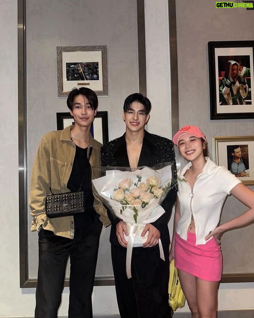 Luke Ishikawa Plowden Instagram - ฝากหนังเรื่องนี้ด้วยนะครับ #สลิธโปรเจกต์ล่า ขอบคุณมากๆครับ ที่ทุกคนทุ่มเทกับเรื่องนี้จนถึงจุดนี้นะครับ ❤️❤️❤️ หวังว่าผู้ชมและแฟนๆ จะเข้าไปดูเยอะๆนะครับ เรื่องสนุกมากๆ Exciting มากๆ เจอกันในโรงภาพยนตร์นะครับบบ 🎉🎉🎉