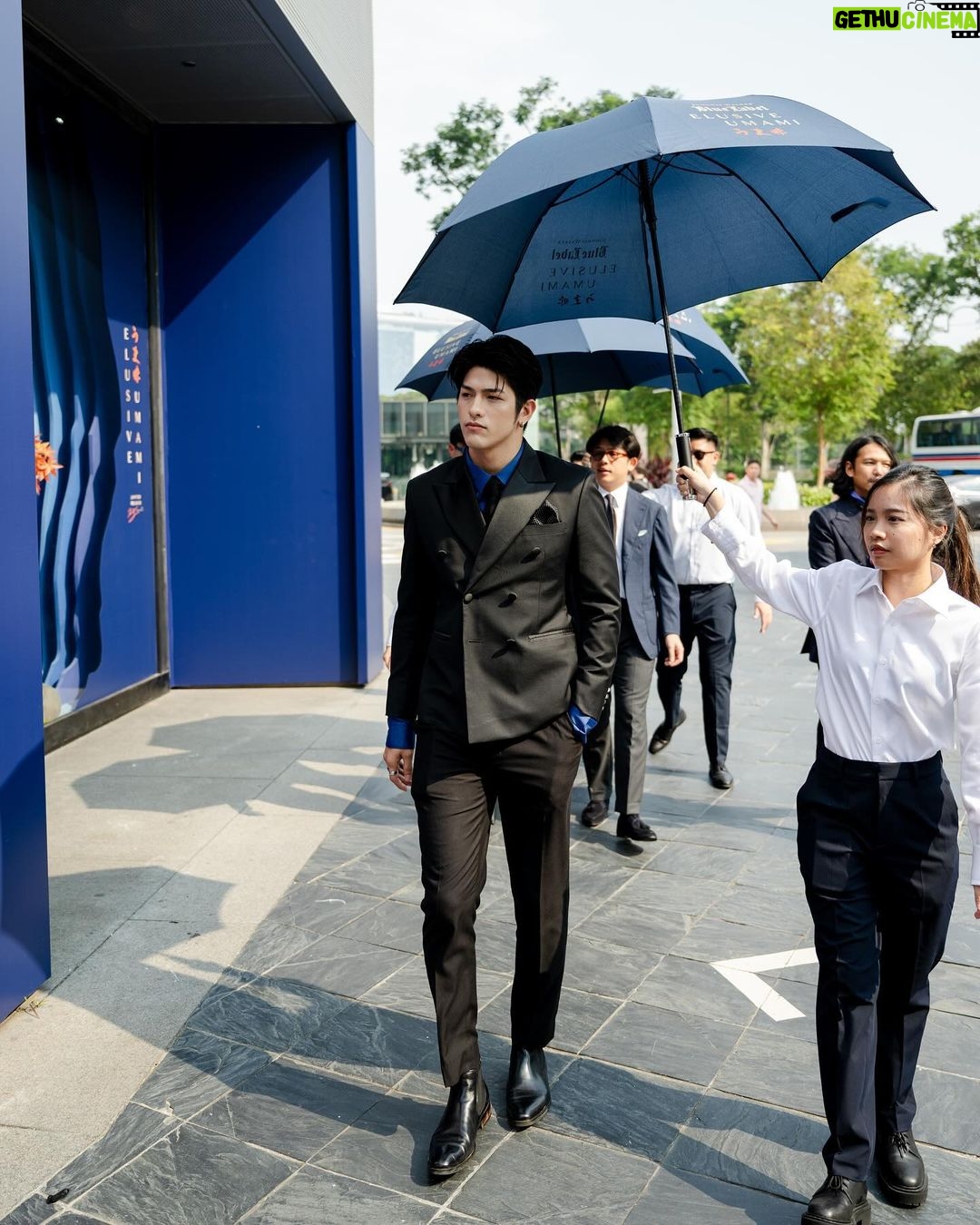 Luke Ishikawa Plowden Instagram - ภาพเอ็กซ์คลูซีฟ จากงานสุดเอ็กซ์คลูซีฟ Johnnie Walker Blue Label Elusive Umami ที่นำเสนอรสชาติที่ห้า ‘รสอูมามิ’ ส่งผ่านสก็อตช์วิสกี้ limited edition พร้อมแพร์ริ่งกับอาหารรังสรรค์โดยเชฟโคบายาชิ มิชินสามดาว ณ ประเทศสิงคโปร์ #JWUmamiAsia #BlueIn10000 #BlueLabel @JohnnieWalker @JohnniewalkerSG Raffles City Singapore