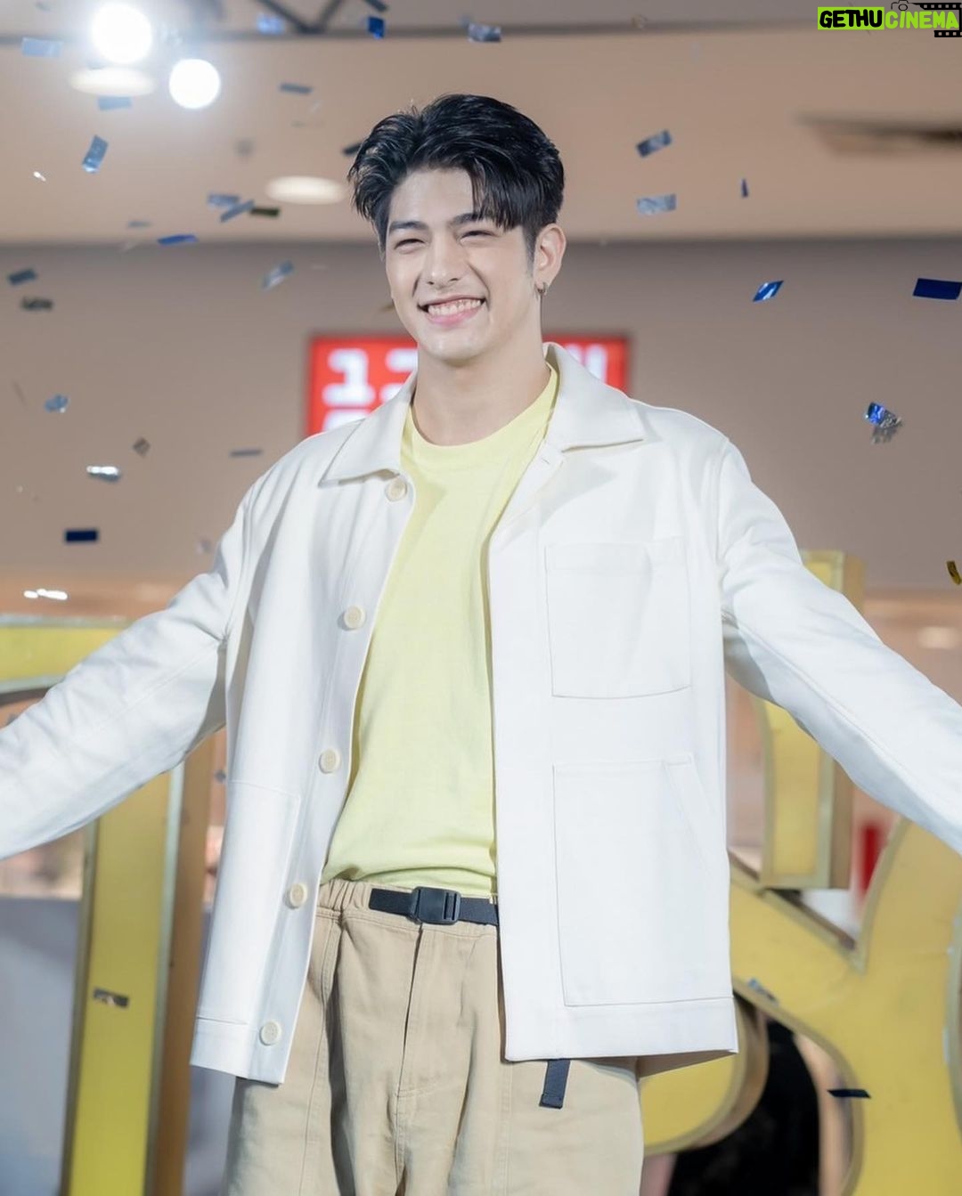 Luke Ishikawa Plowden Instagram - 💛💛💛 ขอนแก่น ไว้เจอกันใหม่นะครับ