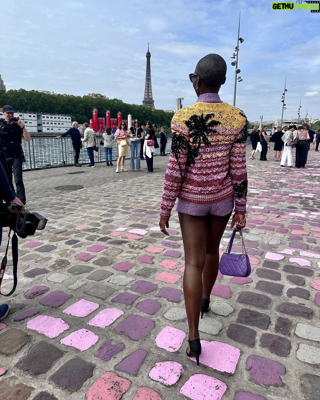 Lupita Nyong'o Instagram - Donβt forget to stop and breathe in the moment! ππ Pressing pause and taking in these magnifique moments from my trip to Paris. Merci @debeersofficial and @chanelofficial for a wonderful week. 1. Chanel show with iconic Parisian view. (They painted the cobblestones to match my outfit!) 2. Summer in Paris is verdant 3. Gooooood Foooooooooood π€€ 4. Reunion with @rashidajones & @Selema 5. Love in Coco Chanel's apartment π±πποΈπ©πΏβπ€βπ¨πΏ 6. My message for Coco Chanel π 7. Dreams of holding court like Coco on the iconic staircase 8. And a cheeky make-up moment!