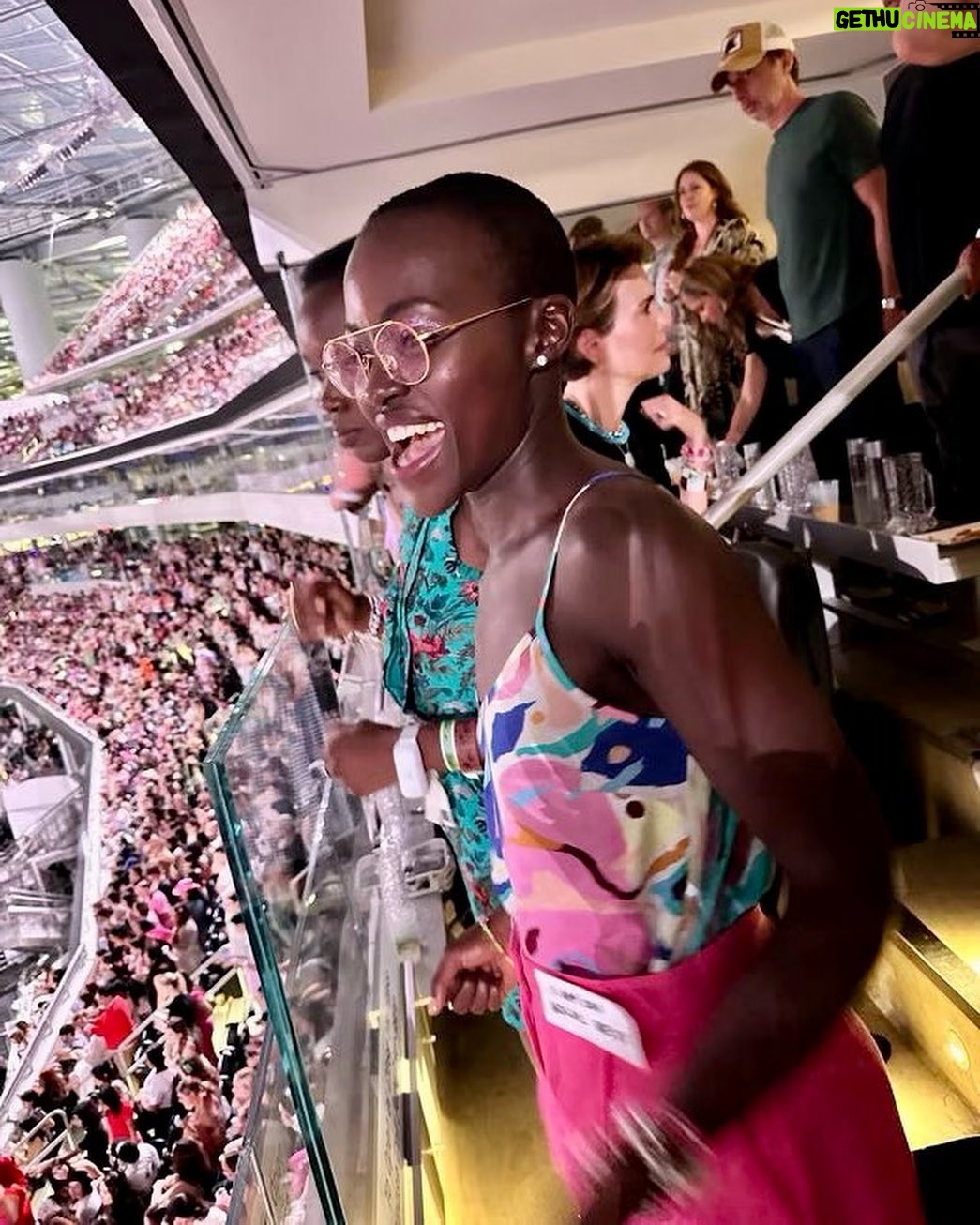 Lupita Nyong'o Instagram - Best time discovering my Eras era with my sister Fiona, @mssarahcatharinepaulson and her sister Rachel ππππ! Earrings bejeweled by @debeersofficial and friendship bracelets by meβ¦ and some of you!! Thanks to all the Swifties for your suggestions β trading bracelets was super sweet π¬