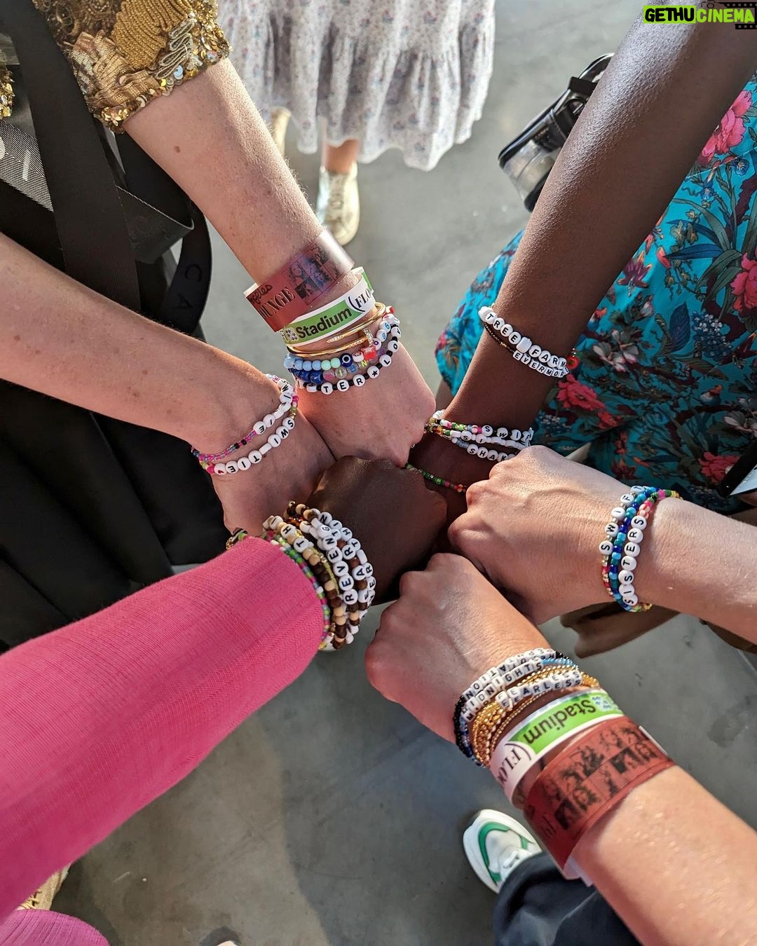 Lupita Nyong'o Instagram - Best time discovering my Eras era with my sister Fiona, @mssarahcatharinepaulson and her sister Rachel ππππ! Earrings bejeweled by @debeersofficial and friendship bracelets by meβ¦ and some of you!! Thanks to all the Swifties for your suggestions β trading bracelets was super sweet π¬
