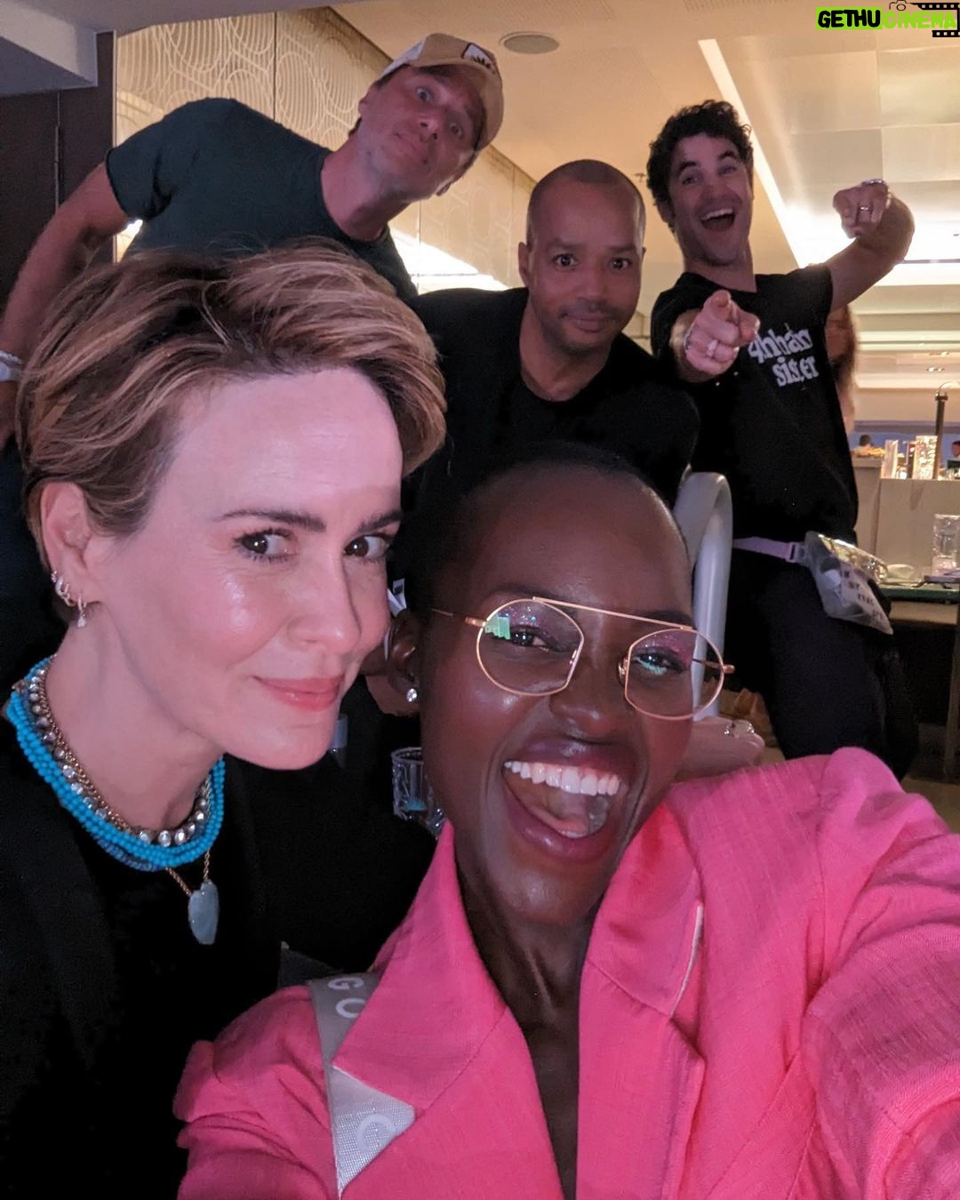 Lupita Nyong'o Instagram - Best time discovering my Eras era with my sister Fiona, @mssarahcatharinepaulson and her sister Rachel ππππ! Earrings bejeweled by @debeersofficial and friendship bracelets by meβ¦ and some of you!! Thanks to all the Swifties for your suggestions β trading bracelets was super sweet π¬