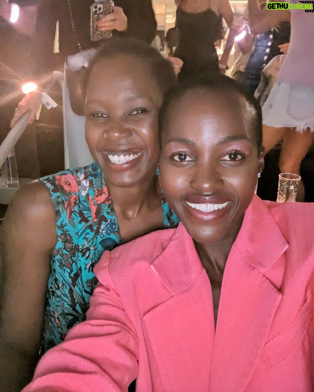 Lupita Nyong'o Instagram - Best time discovering my Eras era with my sister Fiona, @mssarahcatharinepaulson and her sister Rachel ππππ! Earrings bejeweled by @debeersofficial and friendship bracelets by meβ¦ and some of you!! Thanks to all the Swifties for your suggestions β trading bracelets was super sweet π¬