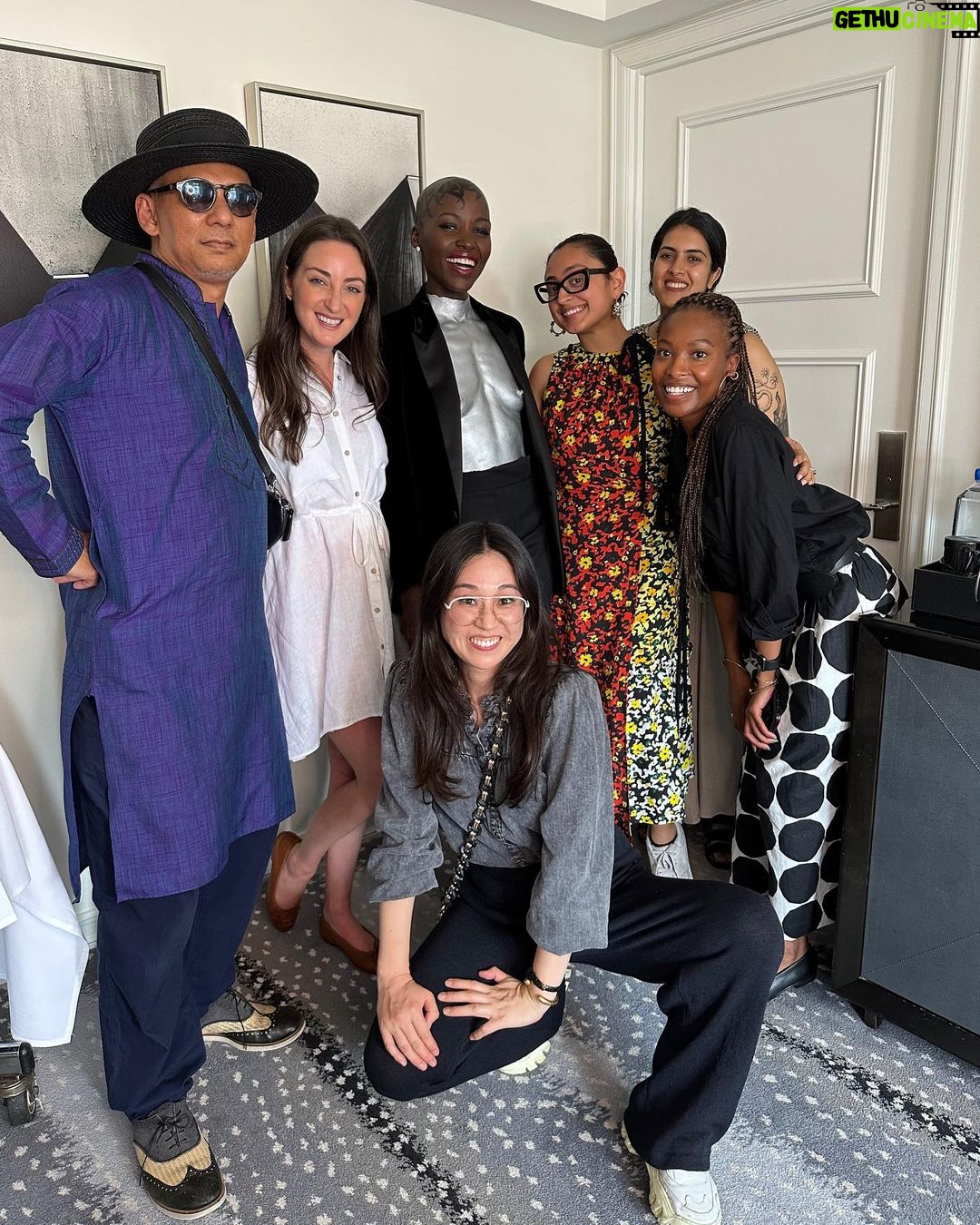 Lupita Nyong'o Instagram - Tonys BTS with the team! For big nights and small ones too, I love the little details as commemorations to take in and appreciate life experiences. I’m so grateful for the collaborators who brought their individual talents to make a collective statement on Tonys Night. We made the day a big party to celebrate our dear Saheem and theater’s ability to bring people together in shared spaces, to think, feel, learn, laugh, wonder and love! Here’s to THAT! ❤️ 🎭 1: The squad! 🙏🏿 2: @nickbarose who brings an endlessly inspired hand to eyes, lips, face, and cheeks! 💄 3: The birthday girl and stylist, @micaela, who Fairy Godmother to both me and @saheemscene on his big night. 🧁🌟 4: Jewelry by @debeersofficial RVL Collection. Complimentary manicure by @sonyameesh 🩶🩶 5: @mishajapanwala! Y’all know who she is now! 🎽🩻 🙌🏿 6: Henna head art by @hennabysabeen with clean shave by @mrbarberj. Keep scrolling to read about Sabeen’s homage to East African and South Asian cultures in her design. 🌍🌏 7: Our Tony nominee and Our Plus-Ones: @saheemscene! @dedeayitedesign @michaelthurber ❤️❤️❤️ 8: A Saheem Photo Cake! Courtesy of @creeinnyc! 🍰 🖌️HENNA ART INSPIRATION: We had the words sculptural, sharp & solid as our guides to compliment Misha's work. And then I visited the Kenyan artist, Wangechi Mutu's exhibition entitled INTERTWINED, and it all solidified for us! Wangechi, like Misha interrogates the representation of the female body, and in her piece, In Two Canoe the human body morphs into the plant body, exploring a fantastical hybridity that alludes to "the fertility, femininity and symbiosis captured in the object's very doubled form." So, we went with a leaves motif because of their ability to be both geometric and organic. They grow within the bounds of a very elaborate system and are still able to improvise to INSIST on their survival and growth, and that's exactly what I am keen to do in this season of my life. There's also a quiet homage to the kofia/kufi worn in both our East African and South Asian cultures as well as it being a symbol of African-American pride - a salute to our new homeland! 
