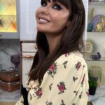Lyaysan Utyasheva Instagram - Самореализация — это не моментальный скачок, а марафон. Многие смотрят на успехи известных людей и думают: «Вот они как-то сразу взлетели». Но за каждым «внезапным» взлетом стоят долгие годы труда и мелкие шаги вперед. «Я промазал больше девяти тысяч бросков за свою карьеру. Проиграл в трехстах матчах. Двадцать шесть раз мне доверяли решающий бросок, и я промахивался. Я терпел неудачи снова и снова. Именно поэтому я добился успеха», — Майкл Джордан Каждый наш маленький шаг — это кирпичик в фундаменте будущего. Можно не замечать изменений каждый день, но постепенно они складываются в большую картину. Подобно утренней прогулке,о которой я рассказывала несколько дней назад, и которая кажется таким незначительным действием. Будьте внимательны к своим стремлениям и желаниям. Найдите то, что заставляет ваше сердце биться чаще, и делайте это ежедневно. Не важно что это — искусство, спорт, наука или что-то совершенно уникальное. Главное — не останавливаться. И помните, даже когда на сердце бушуют сомнения, всегда можно найти уютный уголок для развития — книга, растяжка, медитация. Двигайтесь вперед и развивайтесь. Учитесь на ошибках и радуйтесь даже самым маленьким победам. В конце концов, именно эти «мелочи» сложатся в ваше уникальное достижение. И, если вы готовы к этому маленькому шагу - предлагаю сделать это вместе со мной на трехдневном бесплатном мини-курсе «Ресурсная женщина». Ссылка на регистрацию в шапке профиля и сторис❤️ Реклама. ИП Утяшева Л.А. ИНН: 772576599171. Erid: 2SDnjdvnHXW