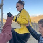 Lyaysan Utyasheva Instagram - Когда ты в позиции: «я все сама»😂 P.S. напоминаю, уже через час полуфинал «Выжить в Самарканде» в 19:00 на @tnt_online.