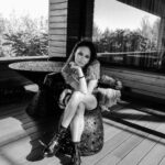Lyaysan Utyasheva Instagram – Первые выходные дома за 1,5 месяца… это ли ни чудо?🥰

Продолжаю делиться результатами ремонта! 
Мое открытие сезона: мебель от @vitgarden . Никогда не видела такого отношения именно к садовой мебели:
🔹Выглядит как произведение искусства 
🔹Полностью ручная работа 
🔹Сделано из базальта — горной вулканической породы. Засчет этого она очень прочная и выдерживает любые погодные условия.

Реклама. ООО «Оконика». ИНН 7702814910. erid: Kra23fQbB