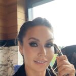 Lyaysan Utyasheva Instagram - Скидки ? Их любят все 🆘😂‼️‼️ 🤔А почему? Ученые из исследовательского университета Claremont Graduate провели следующий эксперимент: двум группам добровольцев предложили совершить онлайн-шоппинг, во время которого одной группе «случайно» выпадал купон на скидку в 10%, а другой — нет. По результатам выяснилось, что у получивших скидку на 38% повышался уровень одного из «гормонов счастья» — окситоцина, а также снижался уровень стресса (нормализовалось сердцебиение, частота дыхания и др. показатели) Получается, скидки — это не только рациональное желание сэкономить, но и самый настоящий антистресс. Тот случай, когда радует и сам процесс покупок и результат 😊 В этом июле за высокий уровень окситоцина отвечает Лэтуаль и их Чёрная Пятница со скидками до 80%. Акция проходит и в оффлайн магазинах, и в приложении. Делюсь своими первыми покупками @letoile_official на видео (но что-то мне подсказывает, что я загляну на эту распродажу еще не раз 🤣) P.S. по промокоду ЛЯЙСАН вы можете получить дополнительную скидку в 1000₽ при покупке от 3000₽ через приложение Лэтуаль. Скидка по промокоду не распространяется на отдельные бренды, подробности в приложении. Реклама. ООО «Алькор и Ко». ИНН 7729265128. Erid:Kra23t69X