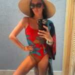 Lyaysan Utyasheva Instagram – Уже по традиции запускаю битву купальников 2023! Выбирайте 🔝 в комментариях.

P.S. у @pavelvolyaofficial проснулась тяга к фотографии. Фотографирует исключительно жену. Мне повезло быть его моделью❤️