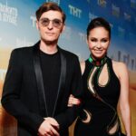 Lyaysan Utyasheva Instagram - Эти счастливые ребята вчера презентовали реалити-шоу «Выжить в Дубае» 😉 Было очень трепетно и волнительно, но мне кажется, всё удалось: полный зал и позитивная реакция от зрителей, которая приходит до сих пор. Это очень приятно. Спасибо большое всем, кто вчера пришёл. У кого не получилось прийти – не расстраиваемся и ждём премьеру в воскресенье 25 июня в 19:00 😋 Мы тоже соберёмся всей семьей у телевизора и надеемся на вашу поддержку, очень просим вас: не оценивайте всё шоу по первому выпуску! Ещё очень благодарна всей съемочной команде, телеканалу @tnt_online (с вами реально мечты сбываются) и, конечно, всем участникам «Выжить в Дубае», кто нас поддержал и рискнул. А это, поверьте, было непросто. У нас получилось 🔥 Надеемся, что вам понравится! Октябрь