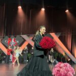 Lyaysan Utyasheva Instagram - Как же это приятно: второй полный Crocus в этом году, это уже становится традицией!😎 Абсолютное счастье выступать для вас, чувствовать вас! Благодарю каждого 🙏🏻🌹 Моя #dreamteam Режиссер постановщик — @vyadron — благодарю тебя за нашу Carmen… за многослойность этой постановки, за упорство и каждодневный труд ! Наши танцовщики — @artiom_x @shebet_dmitrii @klevakin_klevakin — это честь, делить с вами сцену Наши Кармен — @taisiashumova @kkate.ssuli @gorlenkova_ @evamolchun @sonyamisnik @lizakaluga @_vasilina_kolesnikova_ @smoleninovaaaa — самый фантастический девичий состав, о котором я и мечтать не могла И, конечно, низкий поклон @nadinasmirnova за наш стиль и @ryanottermusic за прекрасную музыку 💋 … у нас #всетольконачинается, но об этом позже 😉 До встречи в следующем году! Билеты на liasanshow.com Crocus City Hall