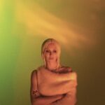 Lyaysan Utyasheva Instagram - Знаю, что концептуально красивые фотографии в Инстаграме не набирают так много откликов, как фото с декольте, домашними животными, третьими подбородками, но для меня это знаковая съемка и обложка. Оставлю здесь на память (и для особых ценителей😉) 💎 Какая фотография больше всего откликнулась? Пишите в комментариях👇🏻🫶🏻