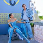 Lyaysan Utyasheva Instagram - Один цвет — а как по-разному он может заиграть! Оба образа придуманы моей дрим-тим: @nadinasmirnova и @valerylisa 😍 1️⃣Rnb-дива. Мы по полной оттянулись с формами, чтобы получить интересный силуэт. Все благодаря @dashali_official . Только посмотрите на эти сапоги! Дерзость, креатив — всё про этот образ 🔥 2️⃣Русалка в сетях. Образ несложный и игривый, но в то же время немного дикий. Связан вручную @not_a_brand_yet !💙 Оба образа — большой эксперимент для меня. Надеюсь на вашу поддержку и мнение🩵 Какой образ вам понравился: первый или второй? Пишите в комментариях👇🏻