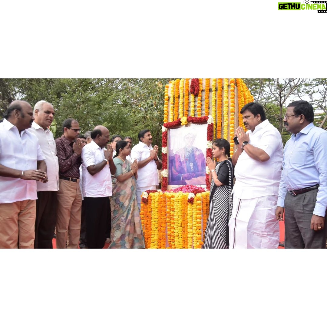 M. K. Stalin Instagram - அழியக் கிடந்த பழந்தமிழ் இலக்கியங்களை எல்லாம் அச்சிலேற்றி, அழகிய நடையில் அவற்றுக்கு உரையும் எழுதி, தமிழுக்குத் தாம் தந்த பங்களிப்பினால் 'தமிழ்த்தாத்தா' என்று நிலைத்துவிட்ட நீடுபுகழ் உ.வே.சா அவர்களின் பிறந்தநாளில் அவரது தமிழ்த்தொண்டைப் போற்றி வணங்குகிறேன்! #UVeSa