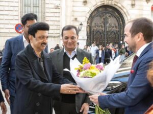 M. K. Stalin Instagram - ஸ்பெய்ன் வந்தடைந்தேன்! ஆட்சிப் பொறுப்பேற்ற பிறகு முதன்முறையாக ஐரோப்பியப் பயணம்!

@eoimadrid தூதர் திரு @DineshKPatnaik அவர்கள் தூதரக அதிகாரிகளுடன் சிறப்பான வரவேற்பை அளித்தார்.

இன்று மாலை ஸ்பெய்ன் நாட்டின் தொழில் அமைப்புகள் மற்றும் அந்நாட்டில் செயல்படும் பெரும் தொழில் நிறுவனங்களைச் சந்திக்கிறேன்.

தமிழ்நாட்டில் நிலவும் வாய்ப்புகள் மற்றும் இளைஞர் வளத்தை எடுத்துக்கூறி முதலீடுகளை ஈர்க்கவுள்ளேன்.