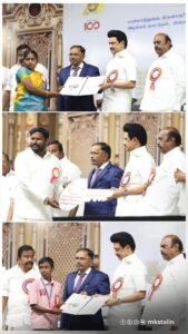 M. K. Stalin Instagram - நானும் ஒரு டெல்டாகாரன் என்ற பாச உணர்வோடு மயிலாடுதுறை, திருவாரூர், நாகை மாவட்ட மக்களுக்கான திட்டப்பணிகளைத் தொடங்கி வைத்தேன். சிலர் போல, தேர்தல் நேரத்தில் மட்டும் வருபவர்கள் அல்ல நாங்கள். எப்போதும் எந்தச் சூழலிலும் தமிழ்நாட்டு மக்களோடு அவர்களின் உரிமைகளுக்காக நிற்பவர்கள்! நாம் என்றும் மக்கள் பக்கம்! மக்கள் என்றும் நம் பக்கம்! #DravidianModel