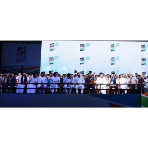 M. K. Stalin Instagram - தெற்கில் தொடங்கிய இந்தப் பயணம் டெல்லியில் உண்மையான கூட்டாட்சியை அமைப்பதில் நிறைவுற வேண்டும்!

@rahulgandhi @incindia @bharatjodo
#BharatJodoNyayYatra