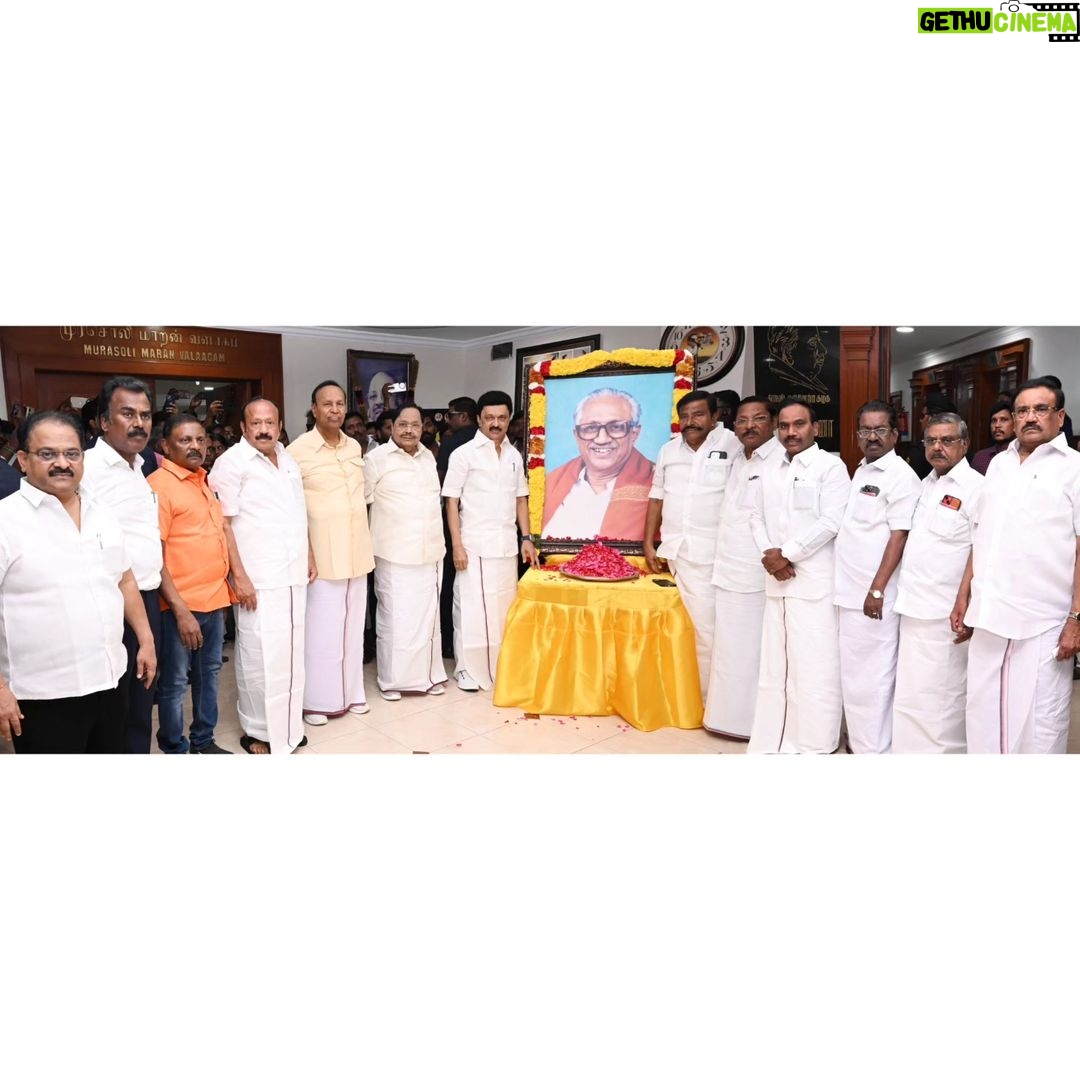 M. K. Stalin Instagram - குலையா உறுதி, அசையாக் கொள்கை, தாழா மானம், மங்கா உணர்வு, மாறா நட்பு, மறையாப் புகழ் என இனி வரும் இயக்கத்து இளைஞர்களுக்கெல்லாம் எடுத்துக்காட்டாய் வாழ்ந்த இனமானப் பேராசிரியர் நினைவுநாள்! கோபாலபுரம் இளைஞர் தி.மு.க. காலம் முதல் பொதுக்குழுவில் என்னைக் கழகத் தலைவராக அறிவித்தது வரை என் வாழ்வின் ஒவ்வொரு நிலையிலும் அவர் நிறைந்திருக்கிறார். என் நெஞ்சில் என்றும் நீங்காதிருப்பார்! அவர்தம் கொள்கைப் பெருவாழ்வு நம்மை வழிநடத்தும்!